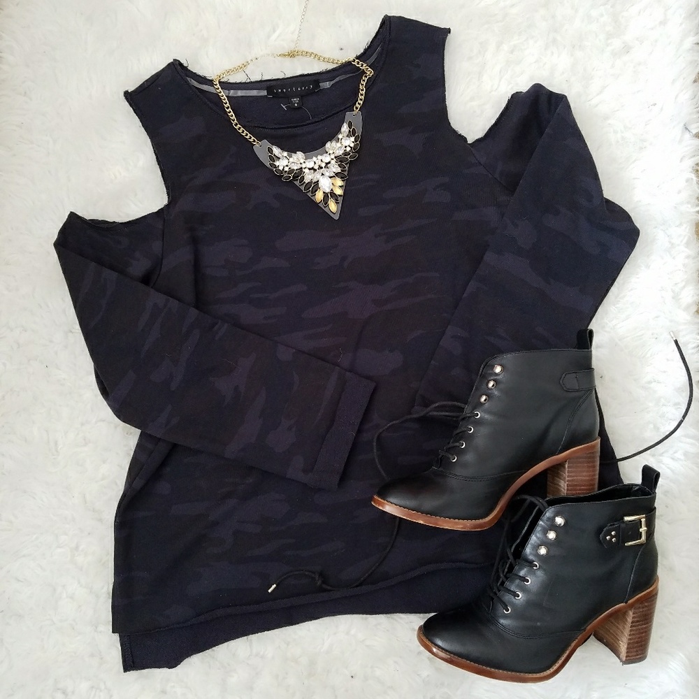 NWT Sanctuary cold shoulder sweater!